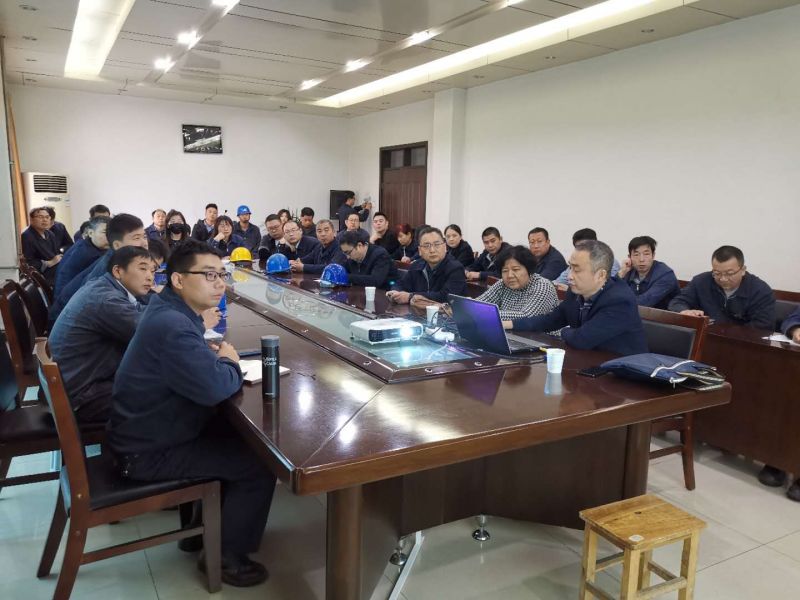 
				   
					學(xué)習(xí)固體廢物防治法、提高環(huán)境治理能力——黃河同力舉辦新版《固體廢物污染環(huán)境防治法》培訓(xùn)班
				 