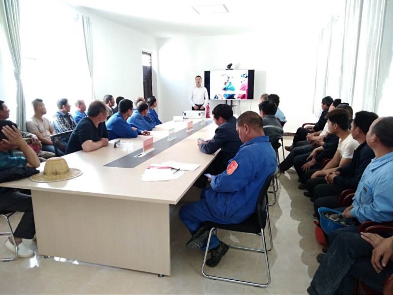 
				   
					黃河同力鹿角嶺礦山舉行滑塌、消防事故應(yīng)急救援演練
				 